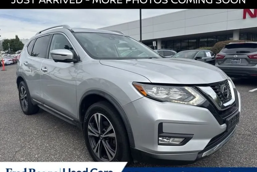 2018 Nissan Rogue SL photo 1
