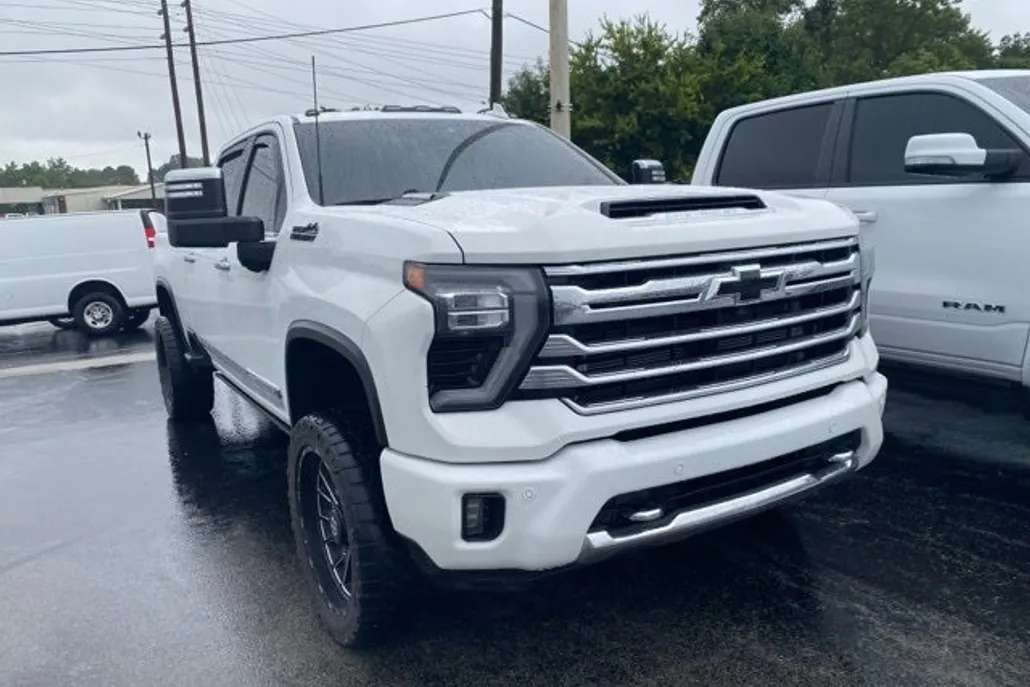 2024 Chevrolet Silverado 2500HD High Country photo 1