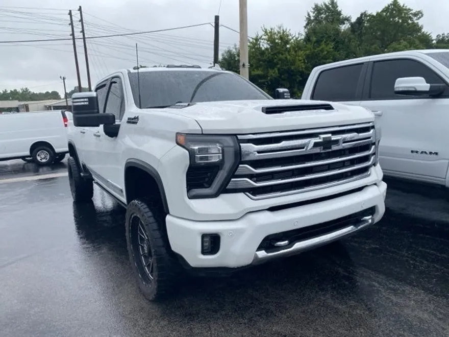 2024 Chevrolet Silverado 2500HD High Country photo 1
