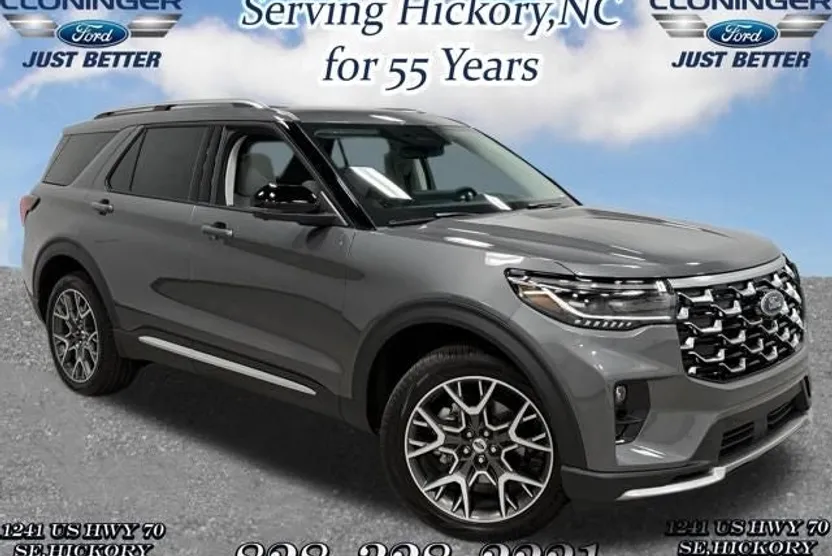 2025 Ford Explorer Platinum photo 1