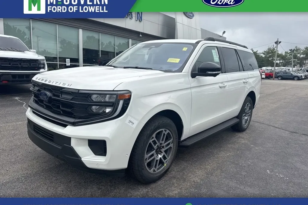 2025 Ford Expedition photo 1