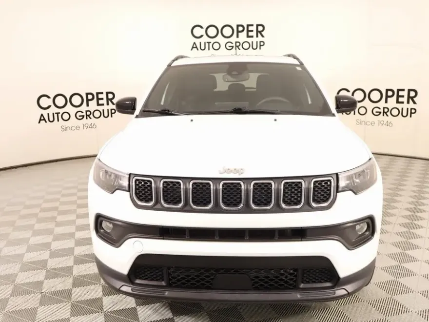 2024 Jeep Compass Latitude Lux photo 1
