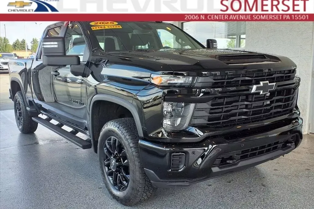 2025 Chevrolet Silverado 2500HD Custom photo 1