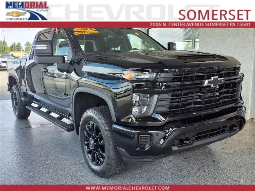 2025 Chevrolet Silverado 2500HD Custom photo 1