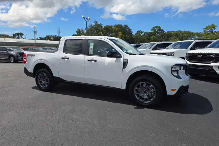 2025 Ford Maverick XLT photo 1