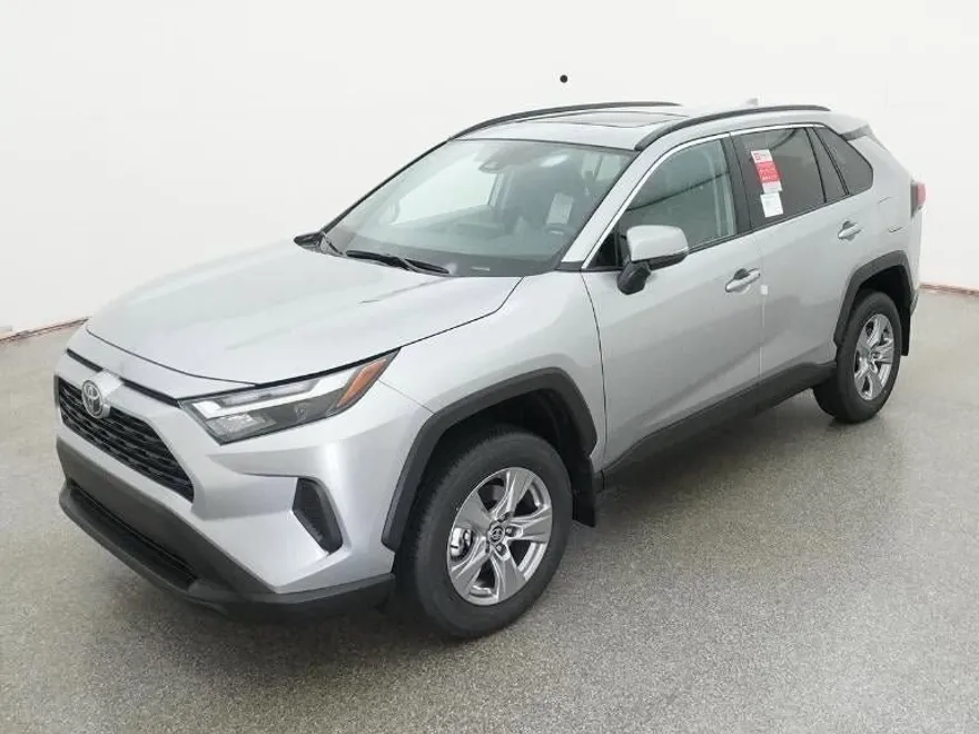 2025 Toyota RAV4 XLE photo 1