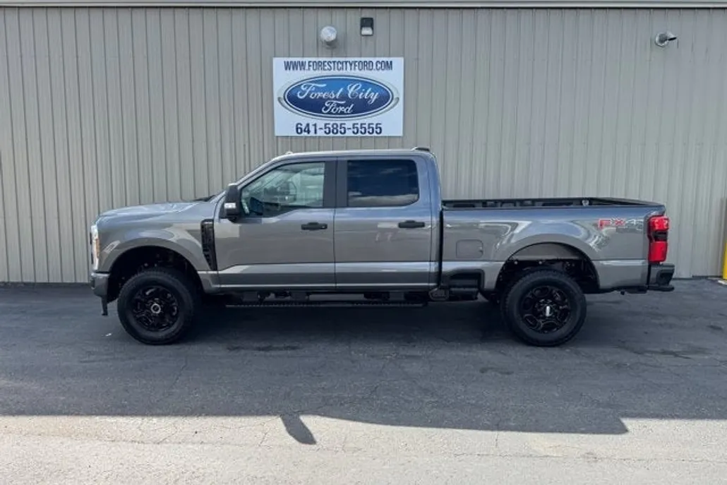 2025 Ford F-250 XL photo 1