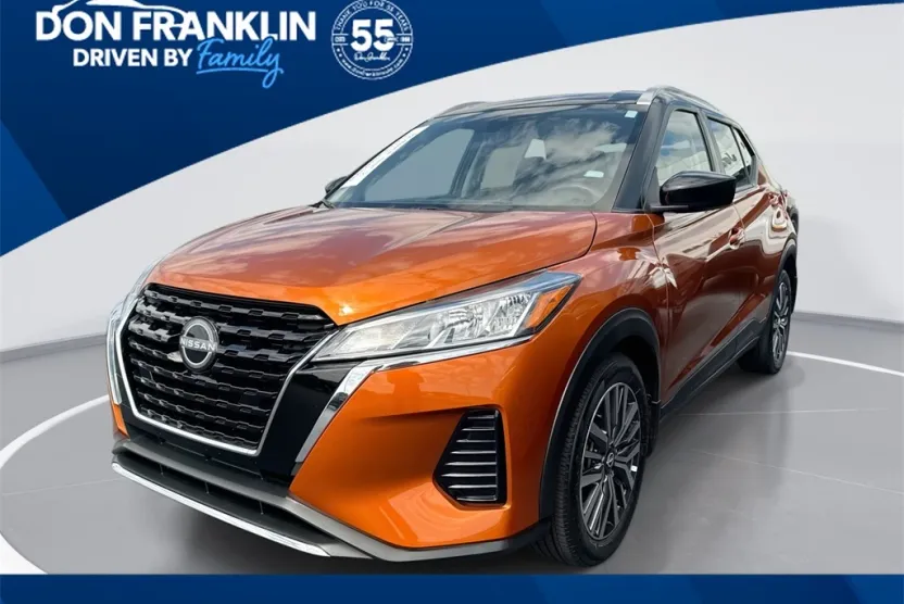 2023 Nissan Kicks SV photo 1