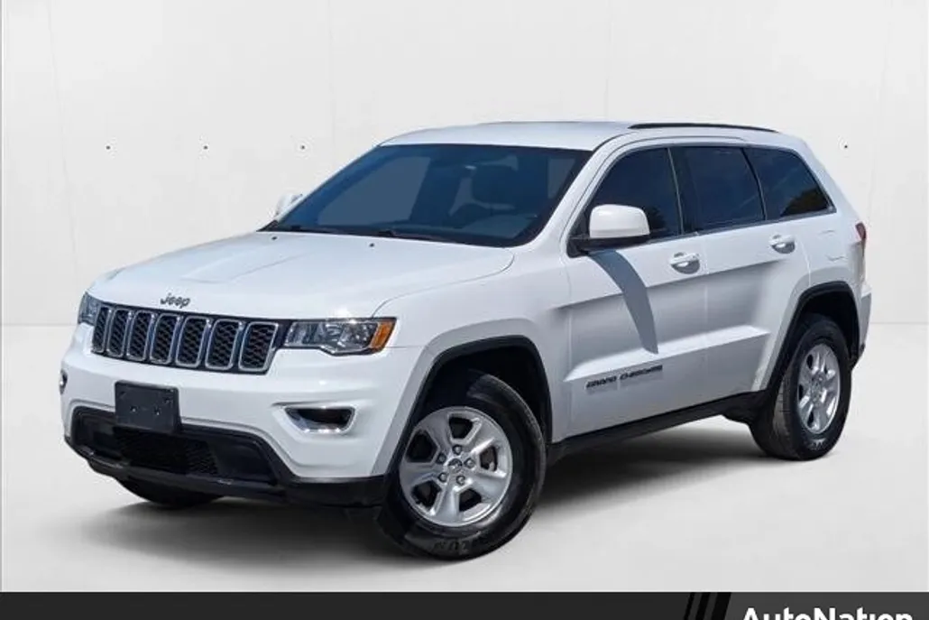 2017 Jeep Grand Cherokee Laredo photo 1