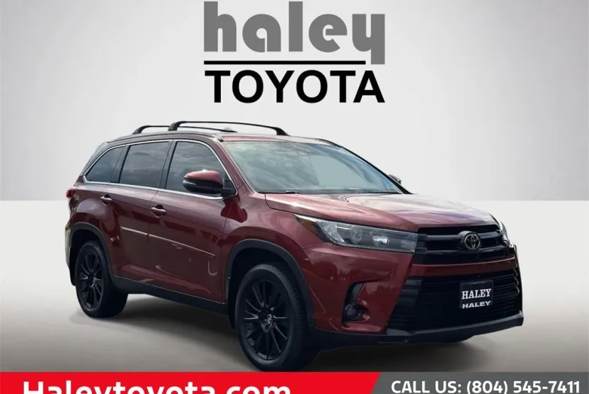 2019 Toyota Highlander SE photo 1