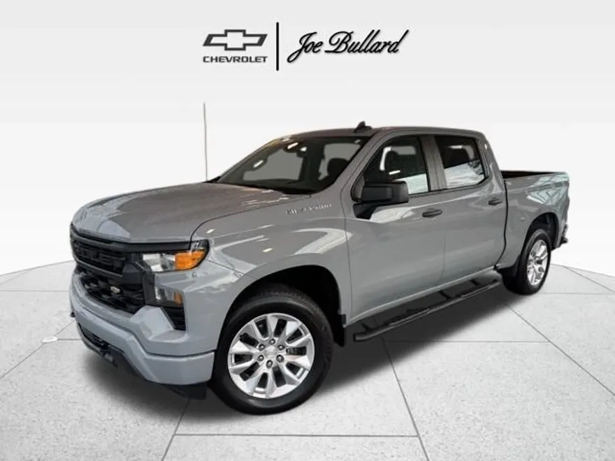 2024 Chevrolet Silverado 1500 Custom photo 1