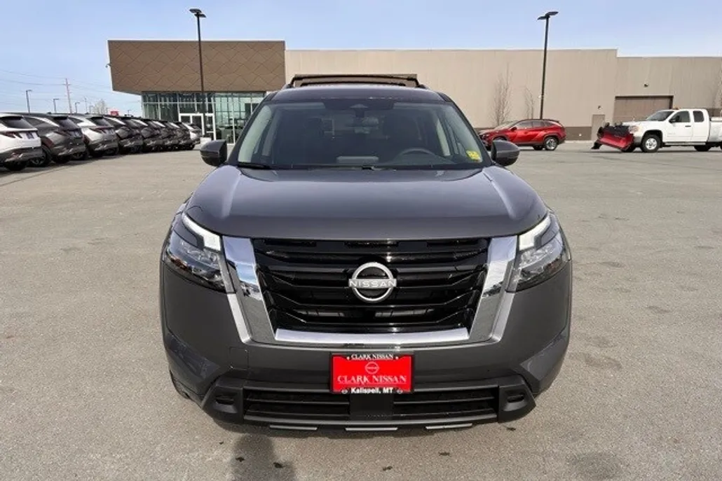 2025 Nissan Pathfinder SV photo 1