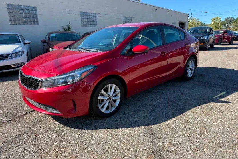 2017 Kia Forte LX photo 1