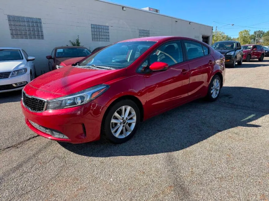 2017 Kia Forte LX photo 1