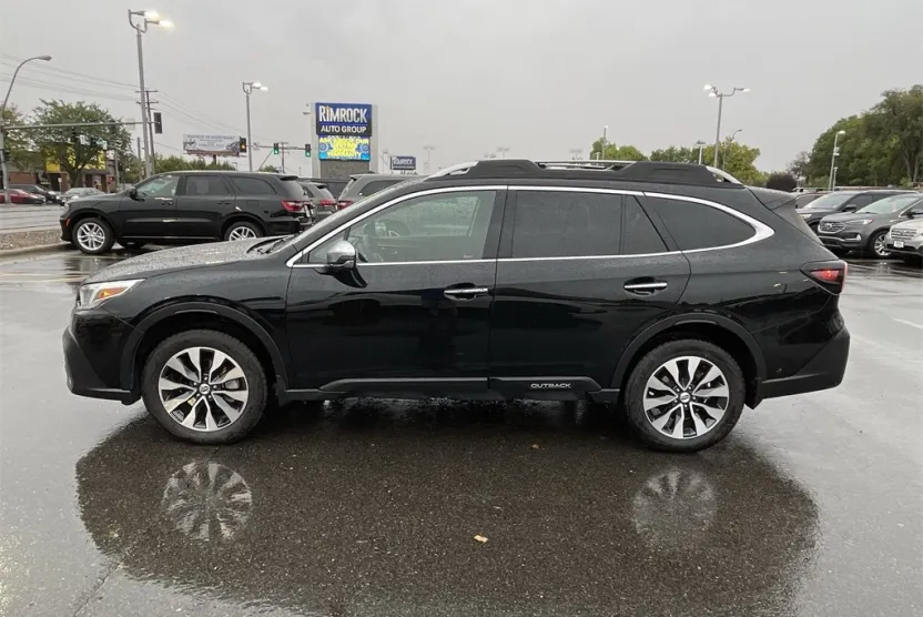 2021 Subaru Outback Touring XT photo 1