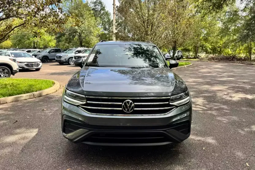 2024 Volkswagen Tiguan S photo 1