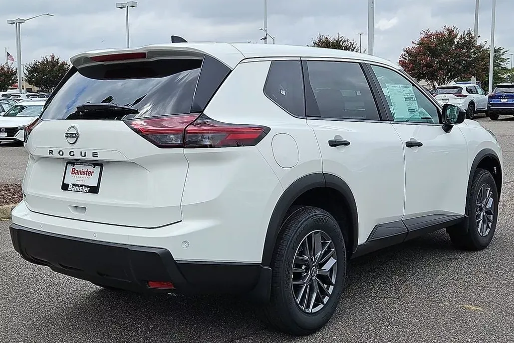 2026 Nissan Rogue S photo 1