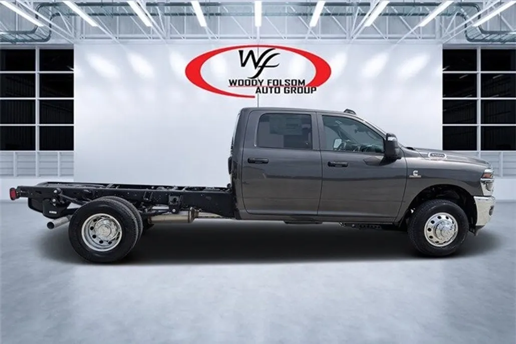 2025 Ram 3500 Tradesman photo 1