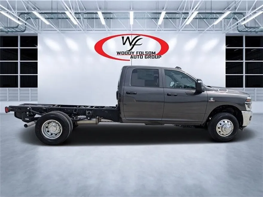 2025 Ram 3500 Tradesman photo 1