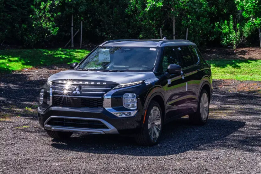 2025 Mitsubishi Outlander SEL GT photo 1