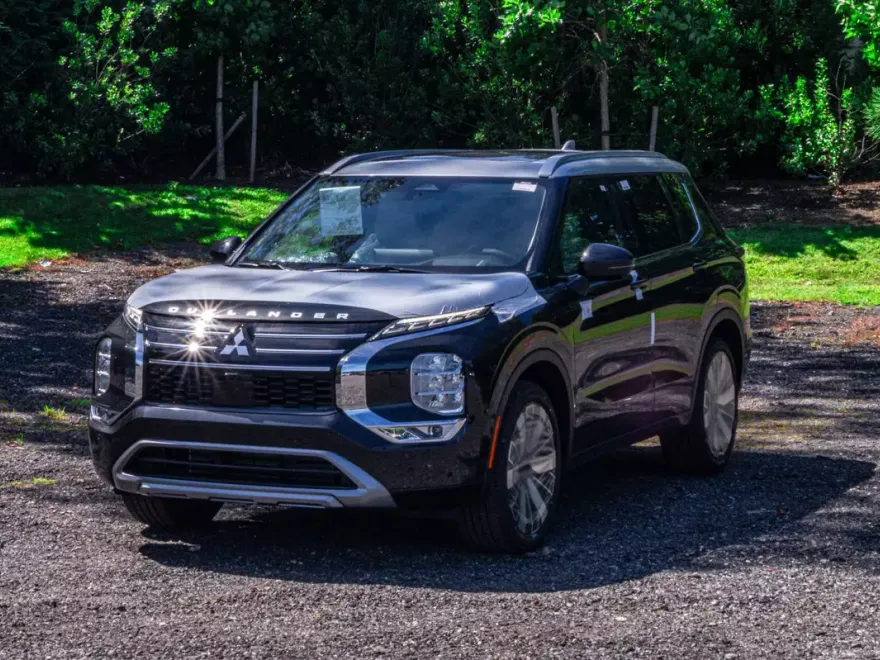 2025 Mitsubishi Outlander SEL GT photo 1