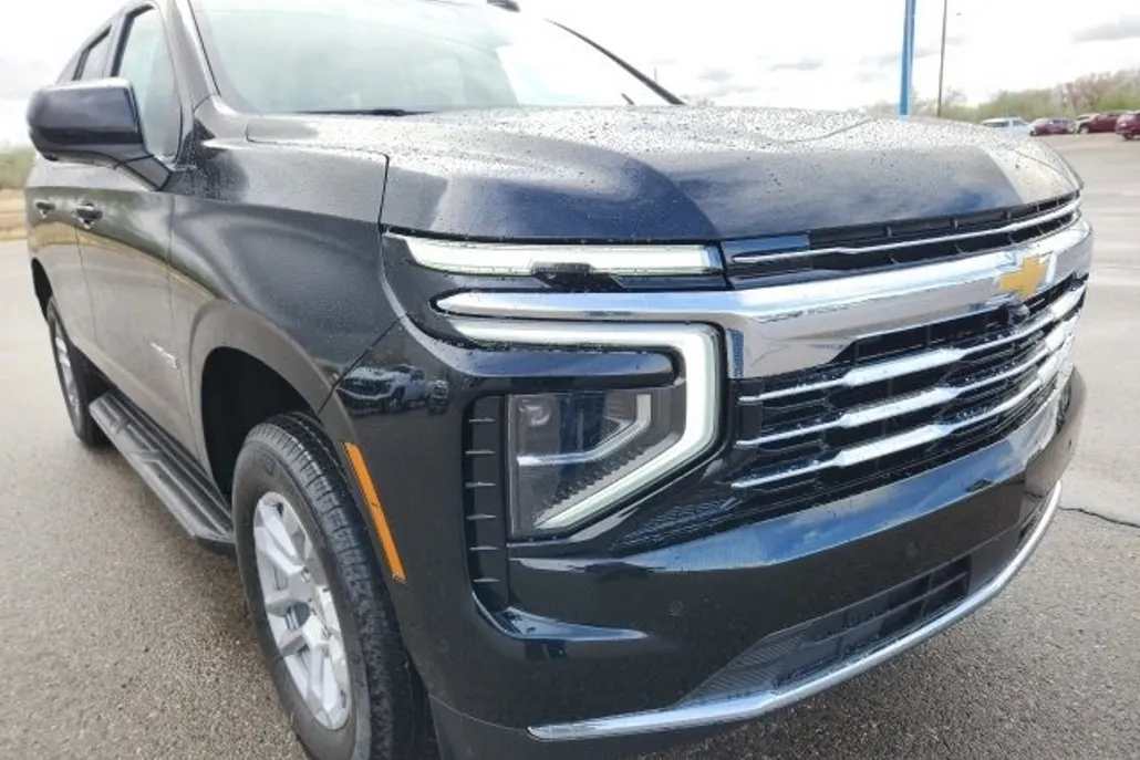 2025 Chevrolet Tahoe LT photo 1