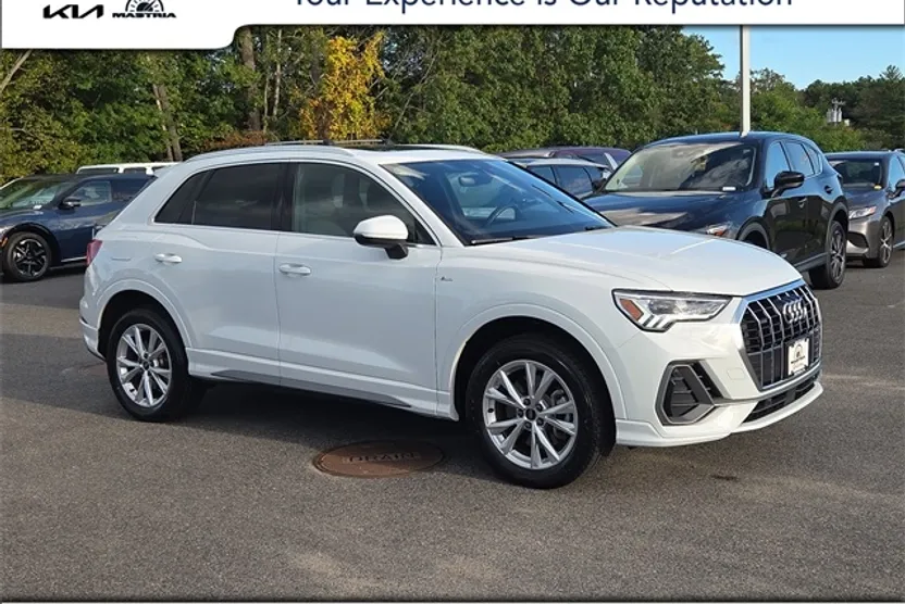 2023 Audi Q3 Premium S line photo 1