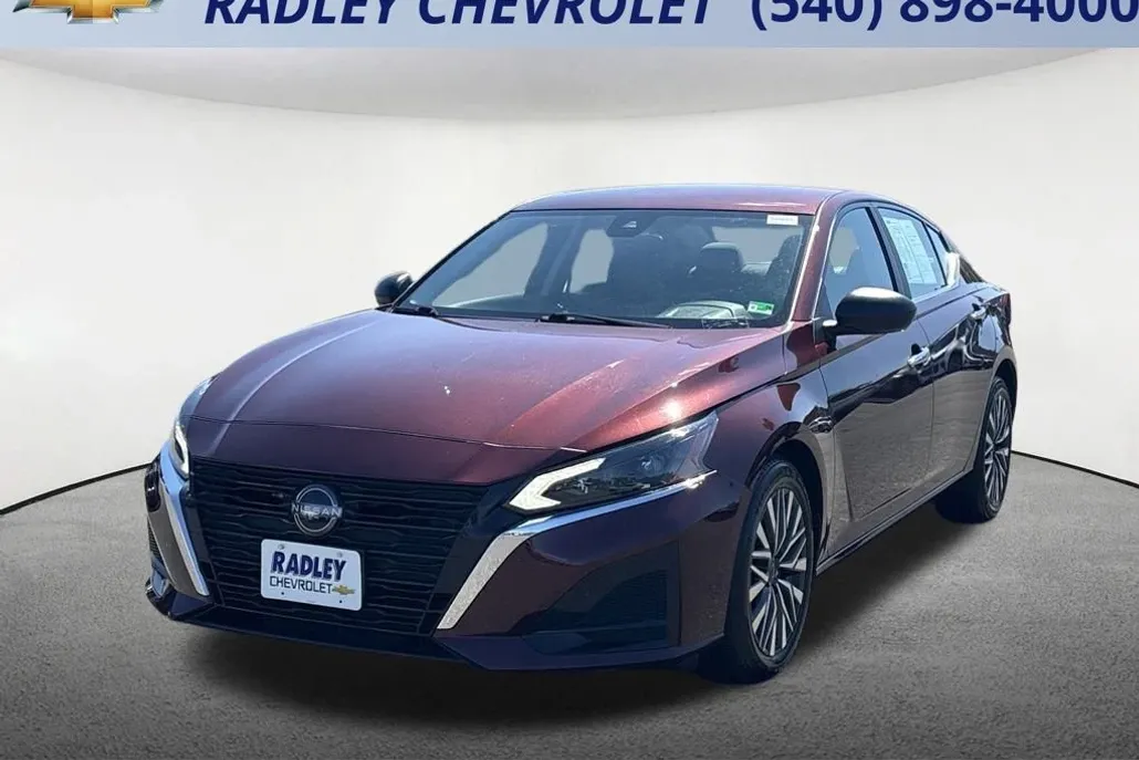 2024 Nissan Altima 2.5 SV photo 1