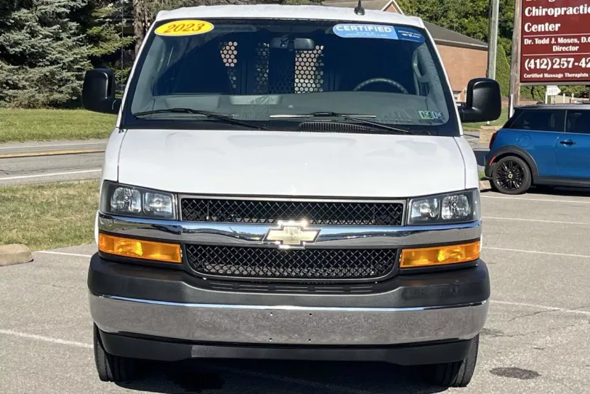 2023 Chevrolet Express Cargo 2500 photo 1