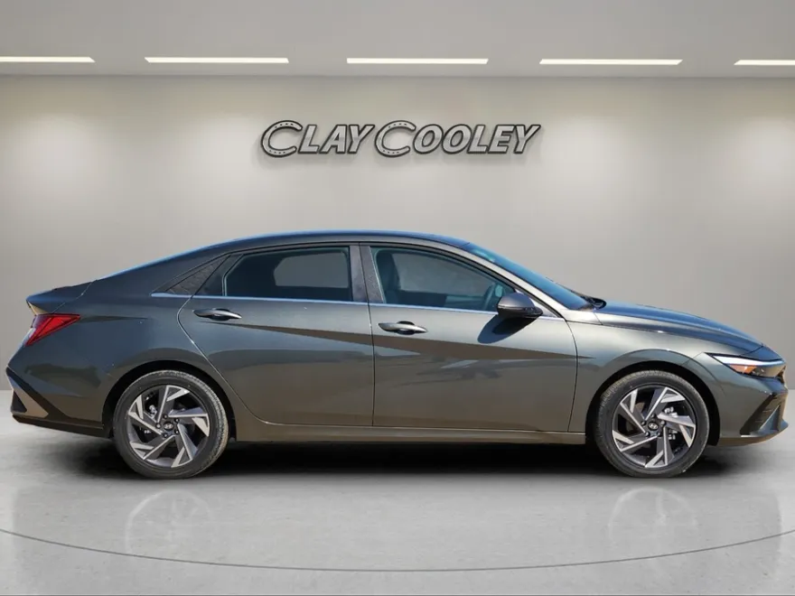 2025 Hyundai Elantra Hybrid Limited photo 1