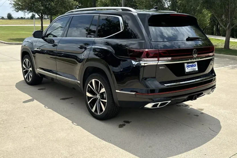2025 Volkswagen Atlas SEL Premium R-Line photo 1