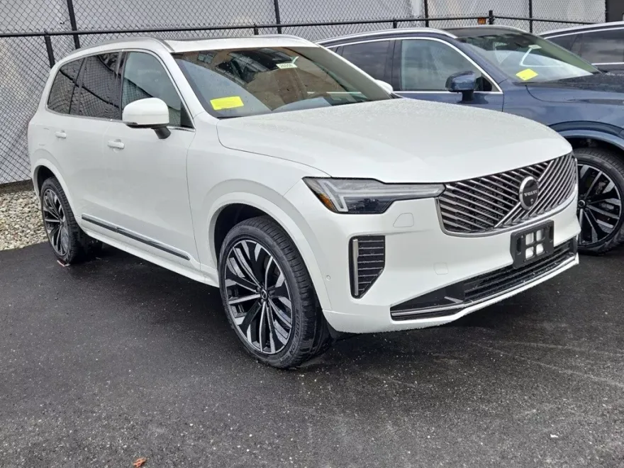 2026 Volvo XC90 Plus photo 1