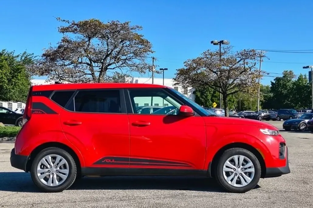 2021 Kia Soul LX photo 1