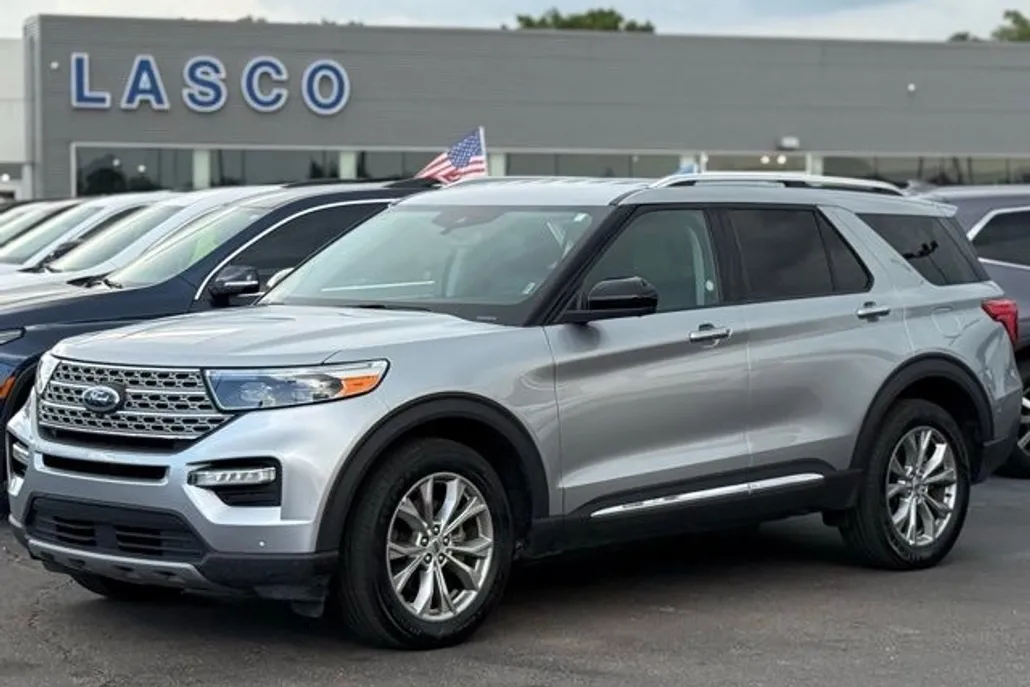 2023 Ford Explorer Limited photo 1