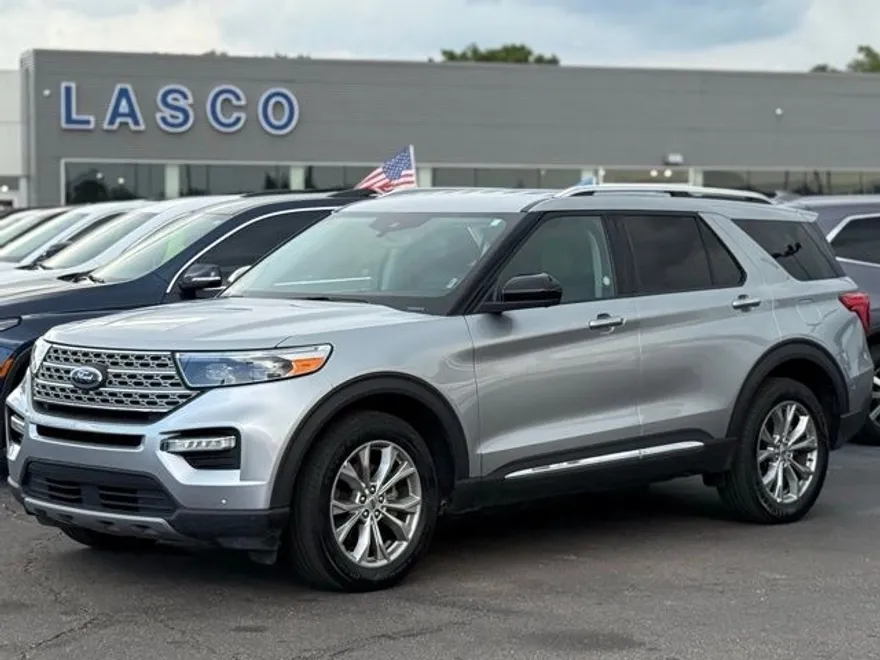 2023 Ford Explorer Limited photo 1