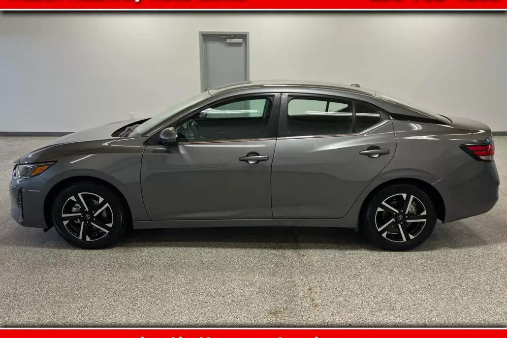 2024 Nissan Sentra SV photo 1