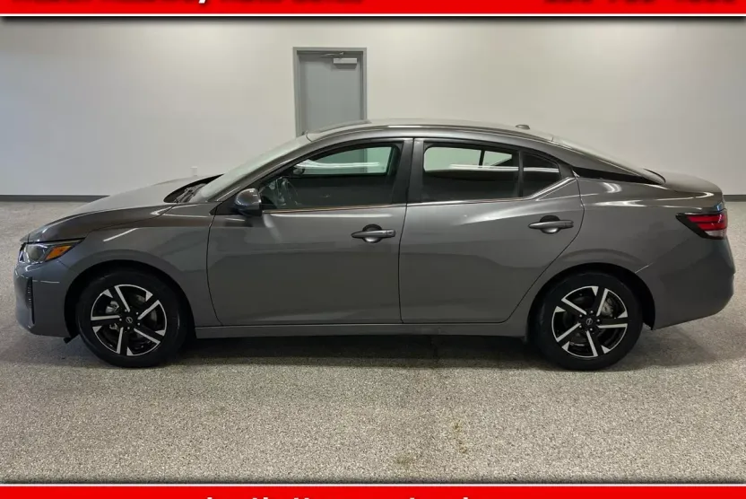 2024 Nissan Sentra SV photo 1
