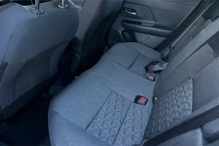 2025 Nissan Kicks SV photo 1