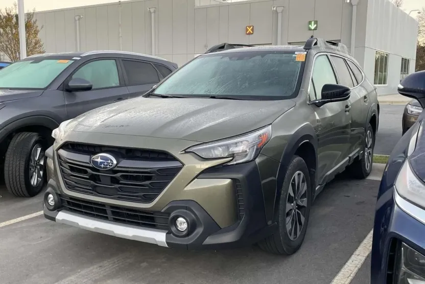 2023 Subaru Outback Limited XT photo 1