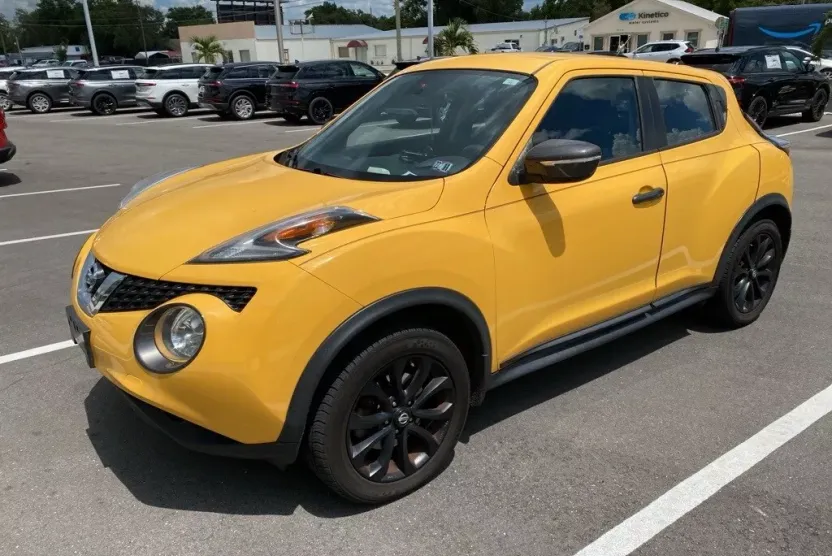2016 Nissan Juke S photo 1