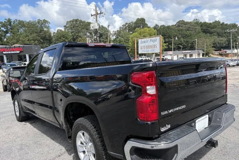 2021 Chevrolet Silverado 1500 LT photo 1