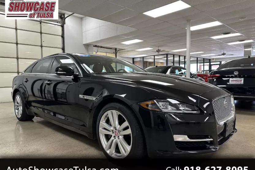 2016 Jaguar XJ XJL Portfolio photo 1