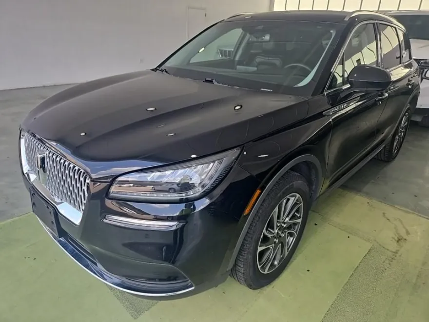 2022 Lincoln Corsair Standard photo 1