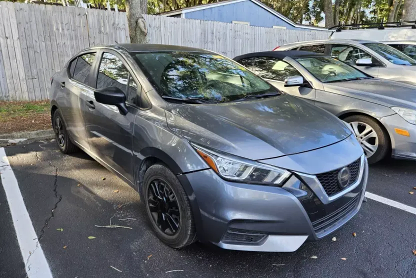 2020 Nissan Versa 1.6 S photo 1