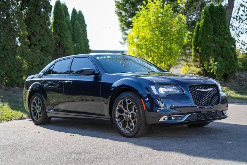 2017 Chrysler 300 S photo 1