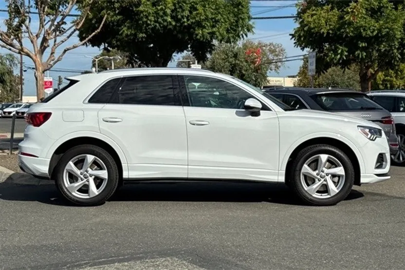 2020 Audi Q3 Premium Plus photo 1