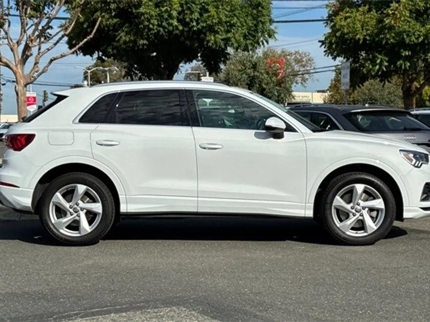2020 Audi Q3 Premium Plus photo 1