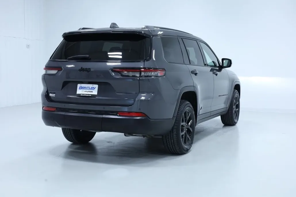 2024 Jeep Grand Cherokee Altitude photo 1
