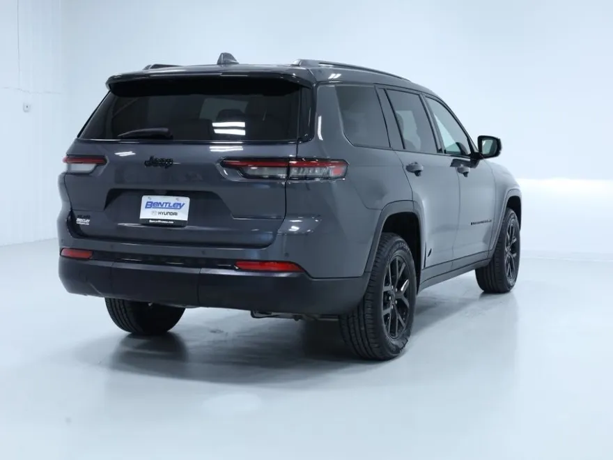 2024 Jeep Grand Cherokee Altitude photo 1