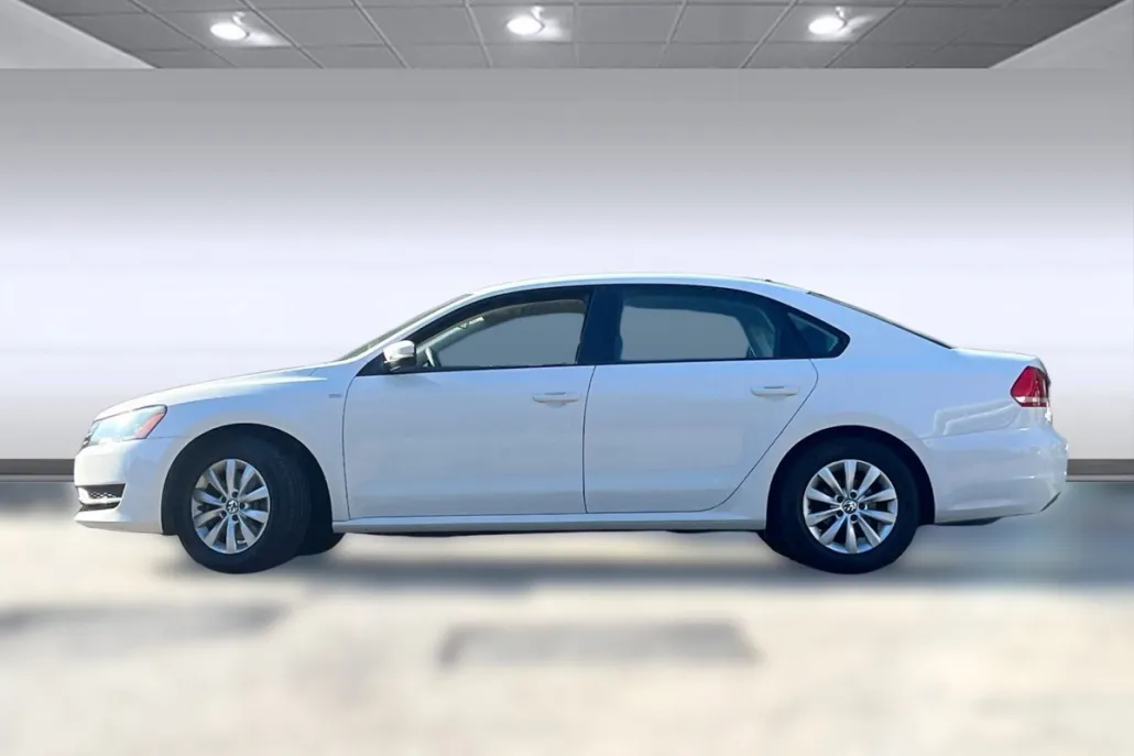2015 Volkswagen Passat Limited photo 1
